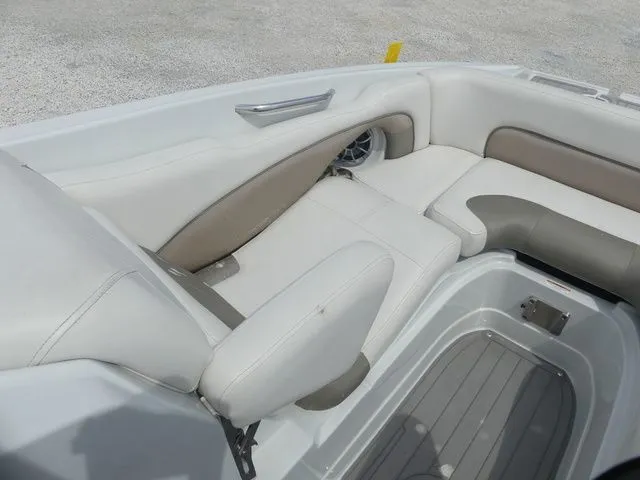 Slide: The Image of Crownline Boats E24 XS 2018 - 20
