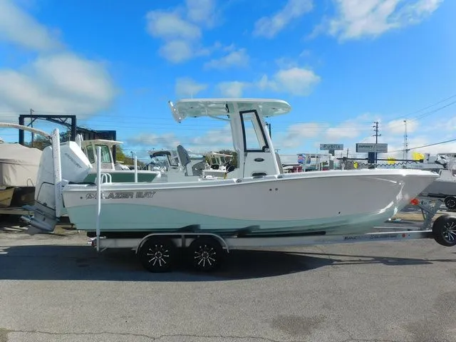 The Image of Blazer Bay Makaira 2600 2026 - 1