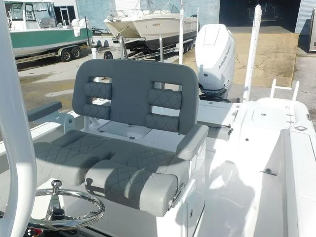 Slide: The Image of Blazer Bay Makaira 2600 2026 - 12