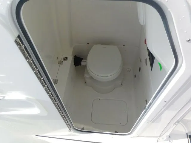 Slide: The Image of Blazer Bay Makaira 2600 2026 - 13