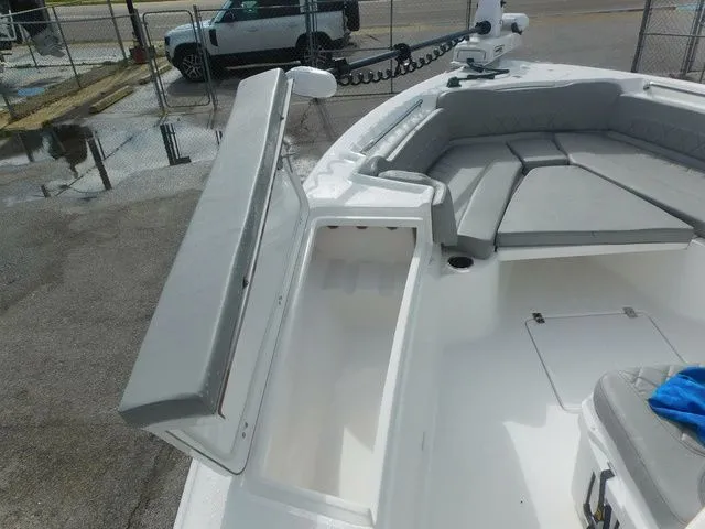 Slide: The Image of Blazer Bay Makaira 2600 2026 - 15