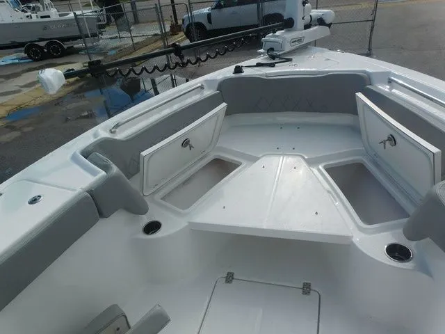 Slide: The Image of Blazer Bay Makaira 2600 2026 - 18