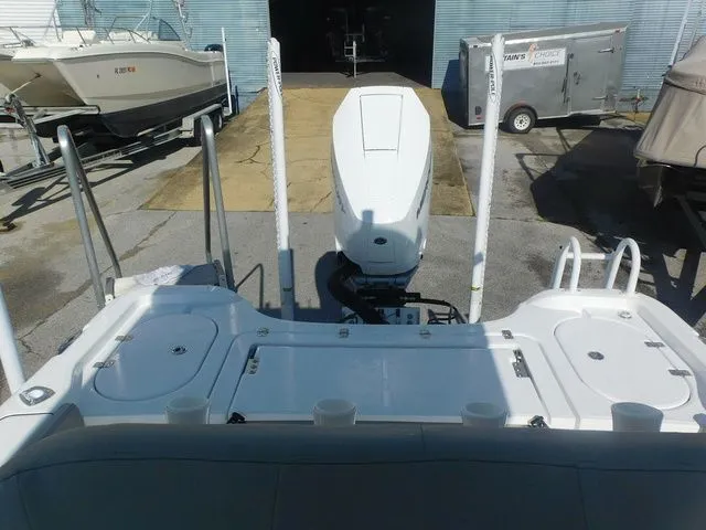 Slide: The Image of Blazer Bay Makaira 2600 2026 - 8