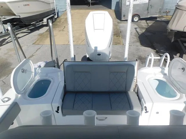 Slide: The Image of Blazer Bay Makaira 2600 2026 - 9