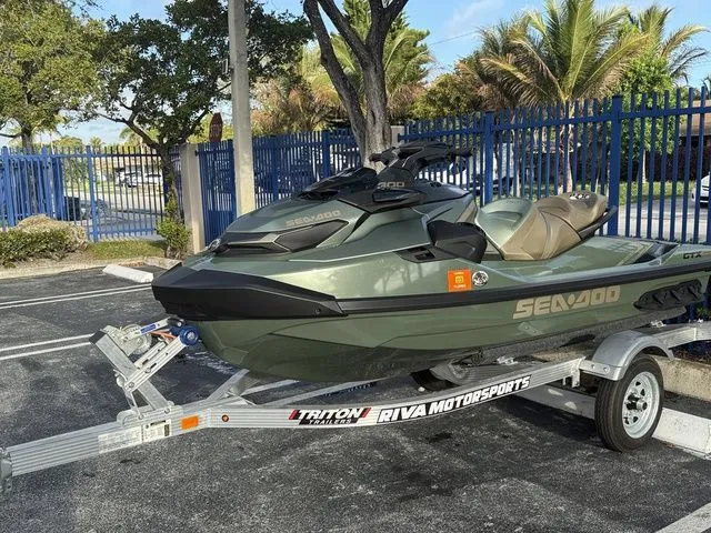Slide: The Image of Sea-Doo GTX 2023 - 3