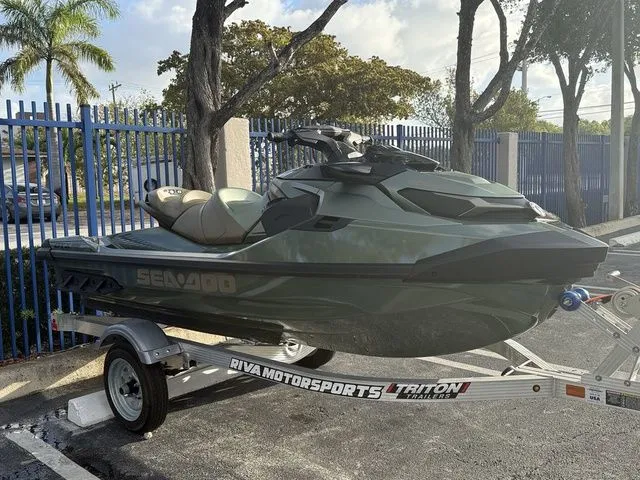 Slide: The Image of Sea-Doo GTX 2023 - 4