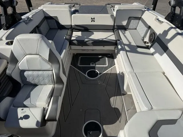 Slide: The Image of Heyday Wake Boats H22 2023 - 3