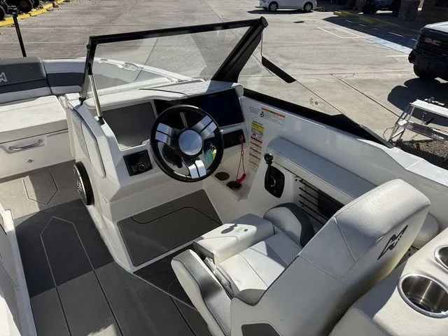 Slide: The Image of Heyday Wake Boats H22 2023 - 4