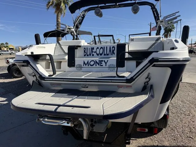 Slide: The Image of Heyday Wake Boats H22 2023 - 8