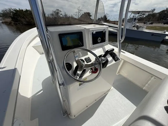 Slide: The Image of May-Craft 2300 CAPE CLASSIC 2024 - 10