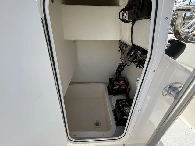 Slide: The Image of May-Craft 2300 CAPE CLASSIC 2024 - 13