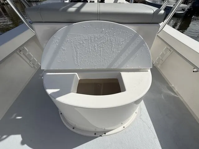 Slide: The Image of May-Craft 2300 CAPE CLASSIC 2024 - 8