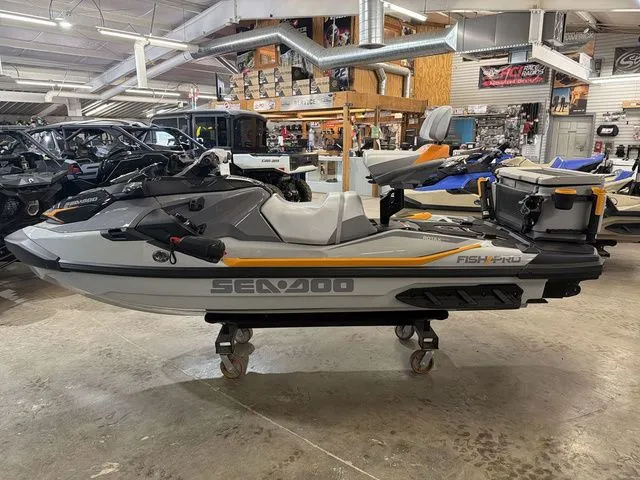 Slide: The Image of Sea-Doo FishPro Trophy 170 2026 - 11