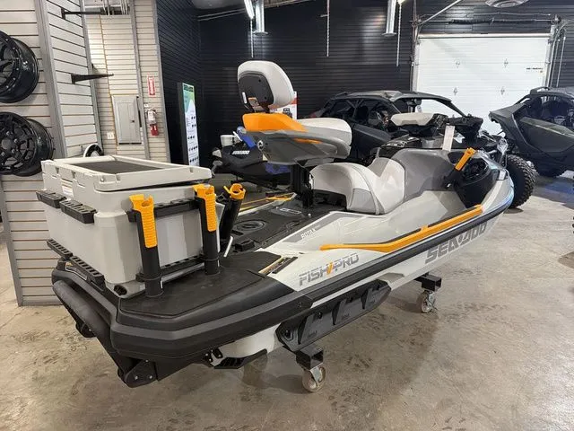 Slide: The Image of Sea-Doo FishPro Trophy 170 2026 - 13