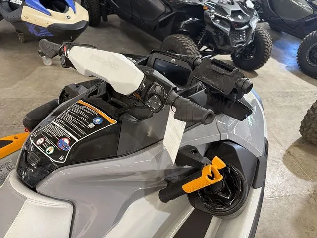 Slide: The Image of Sea-Doo FishPro Trophy 170 2026 - 17