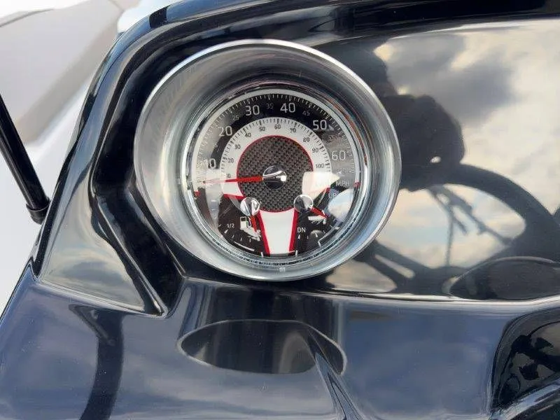 Slide: The Image of Glastron GX215 2022 - 13