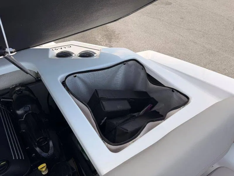 Slide: The Image of Glastron GX215 2022 - 22