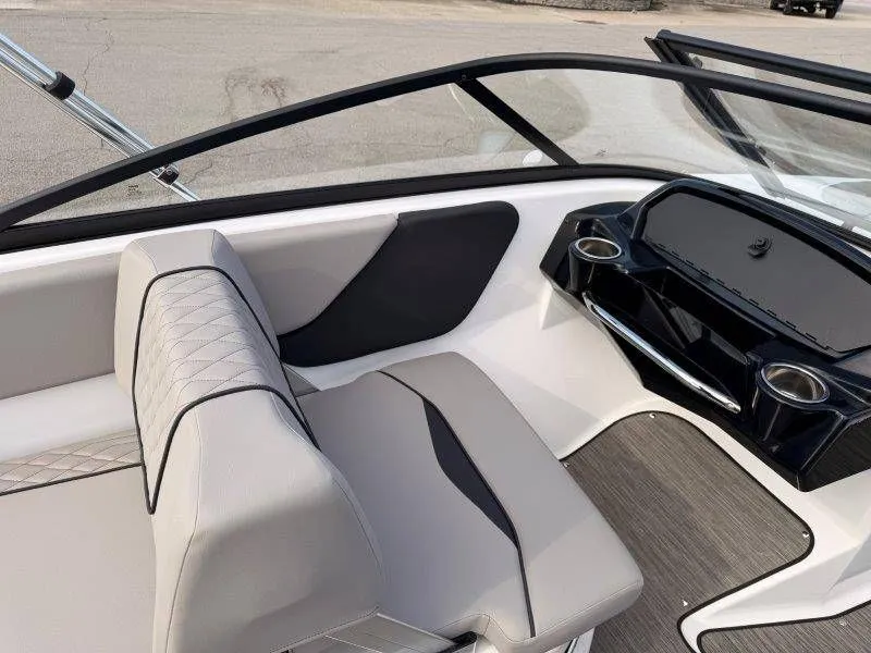 Slide: The Image of Glastron GX215 2022 - 24