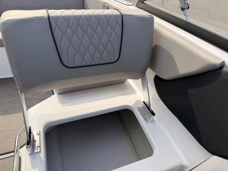 Slide: The Image of Glastron GX215 2022 - 25