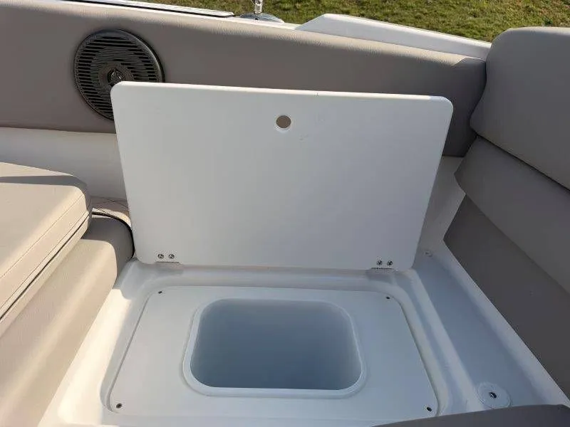 Slide: The Image of Glastron GX215 2022 - 26