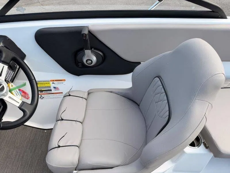 Slide: The Image of Glastron GX215 2022 - 34