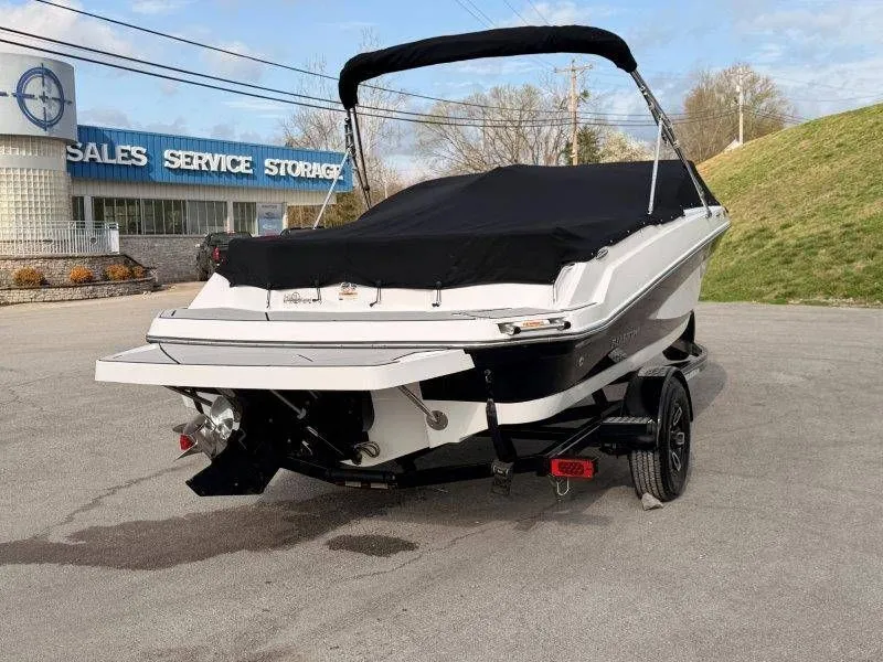 Slide: The Image of Glastron GX215 2022 - 40