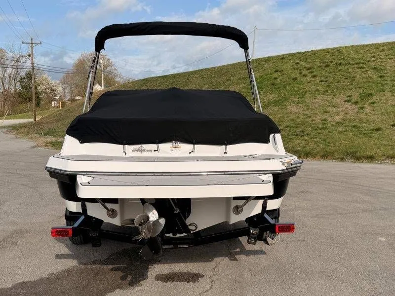 Slide: The Image of Glastron GX215 2022 - 41