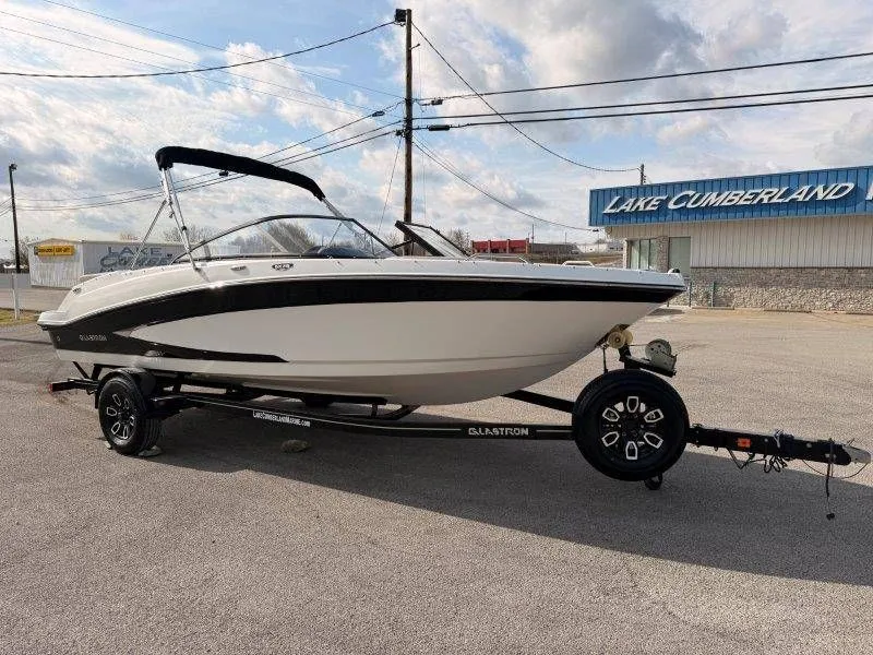 Slide: The Image of Glastron GX215 2022 - 8