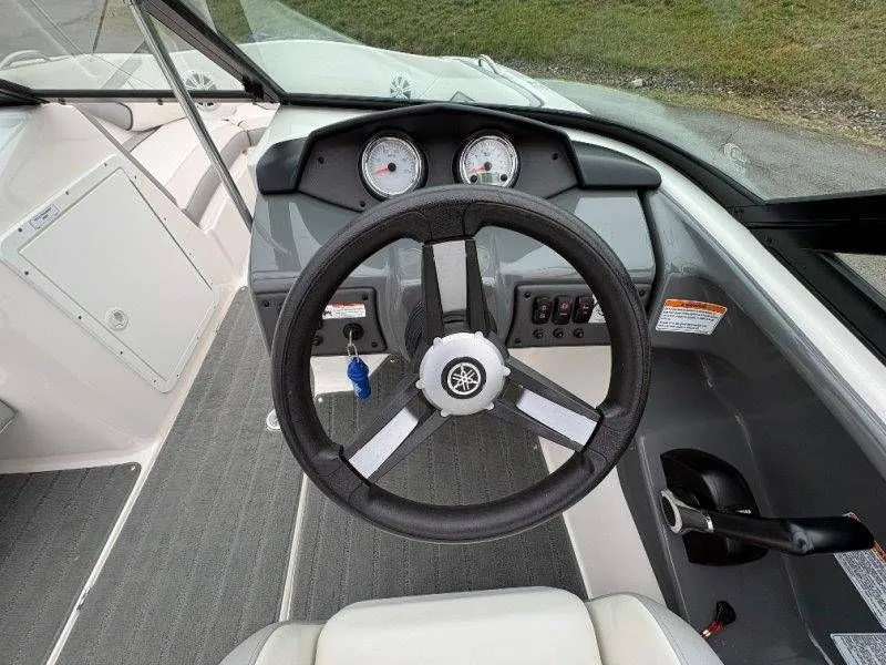 Slide: The Image of Yamaha AR190 2018 - 12