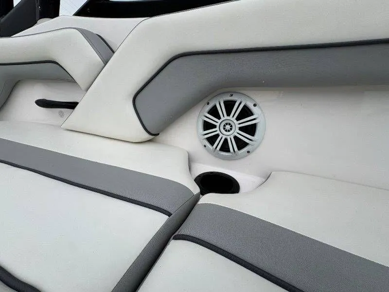 Slide: The Image of Yamaha AR190 2018 - 29