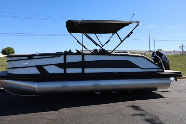 Slide: The Image of Evotti 521 CS 2026 - 6