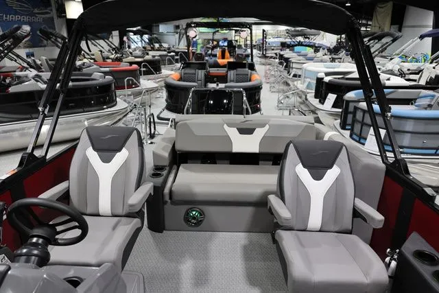 Slide: The Image of Evotti 521 CS Tritoon 2026 - 12