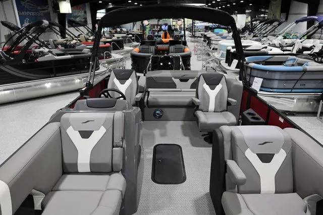 Slide: The Image of Evotti 521 CS Tritoon 2026 - 18