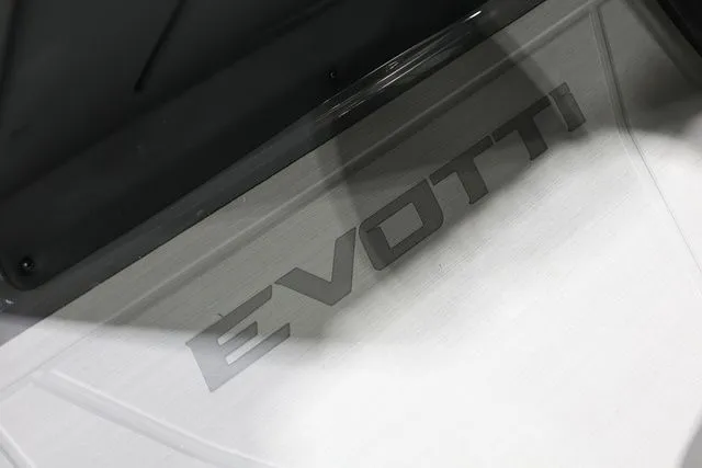 Slide: The Image of Evotti 521 CS Tritoon 2026 - 20