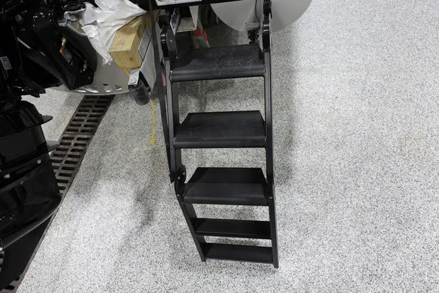 Slide: The Image of Evotti 521 CS Tritoon 2026 - 5