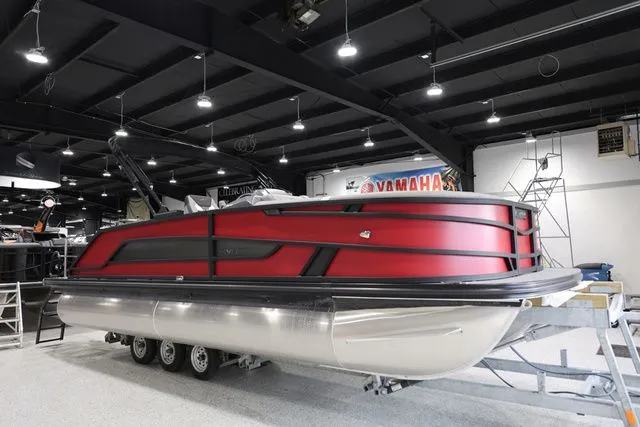 Slide: The Image of Evotti 521 CS Tritoon 2026 - 7