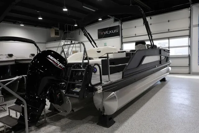 Slide: The Image of Evotti 523 CS Tritoon 2026 - 6