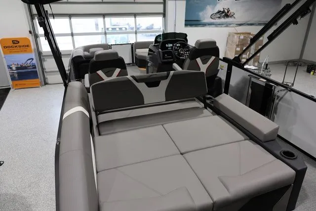 Slide: The Image of Evotti 721 CS FACTORY DEMO TRITOON 2026 - 9