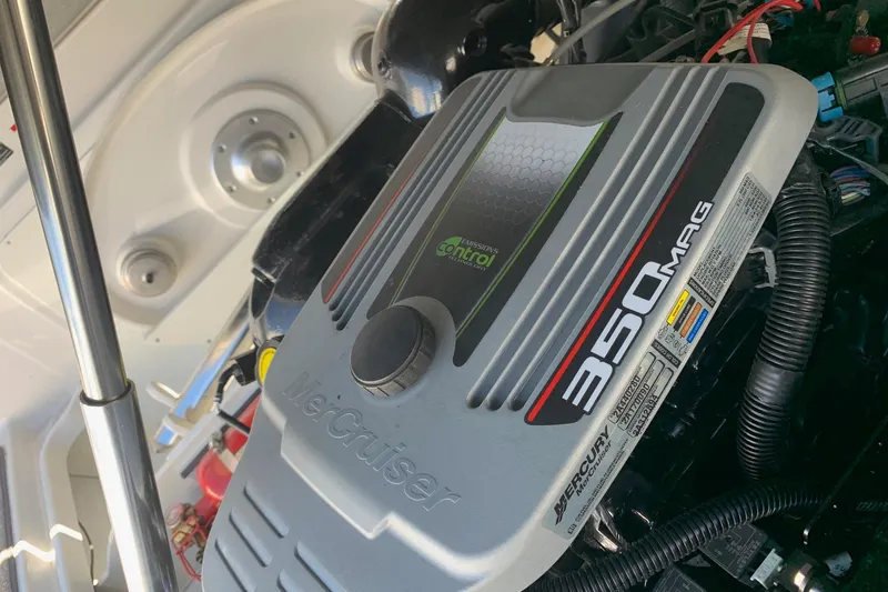 Slide: The Image of Engine compartment of a 2015 Bryant Calandra with a MerCruiser 350 MAG engine. - 17
