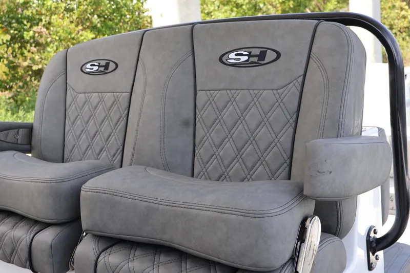 Slide: The Image of Gray leather seating on 2022 Sea Hunt Gamefish 30 Coffin Box boat. - 17
