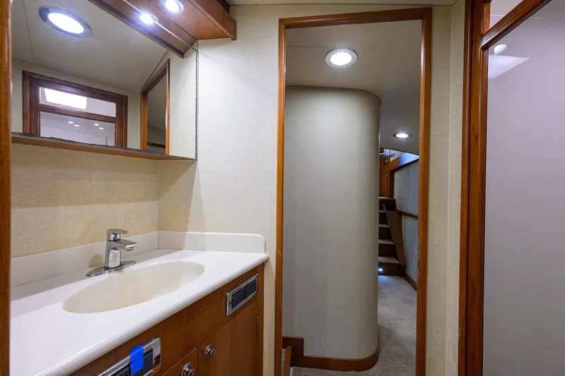 Slide: The Image of Luxurious bathroom interior of 2003 American Custom Yachts Sport Fisherman. - 41