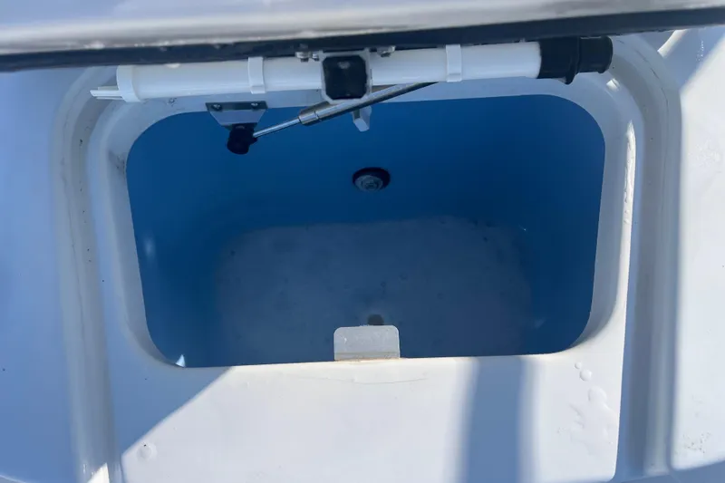 Slide: The Image of Livewell compartment of a 2019 Boston Whaler 240 Dauntless boat. - 7