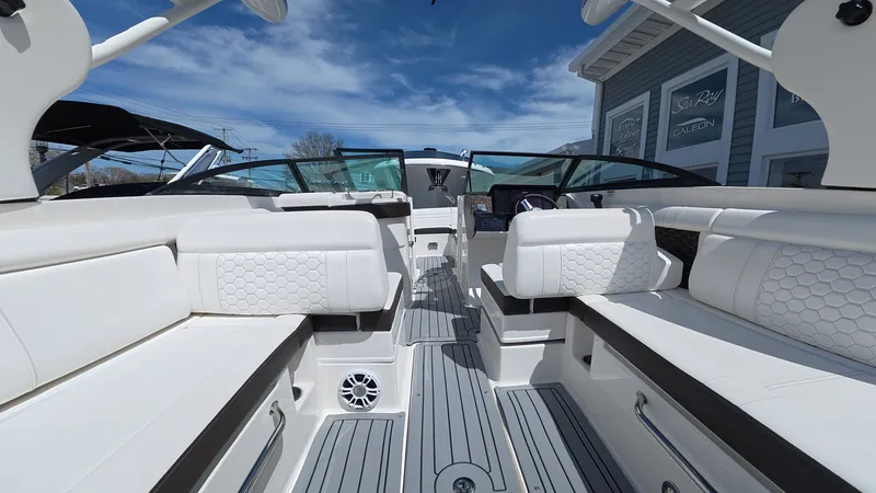 Slide: The Image of Interior of a 2020 Sea Ray SDX 270 Outboard with luxurious seating. - 15