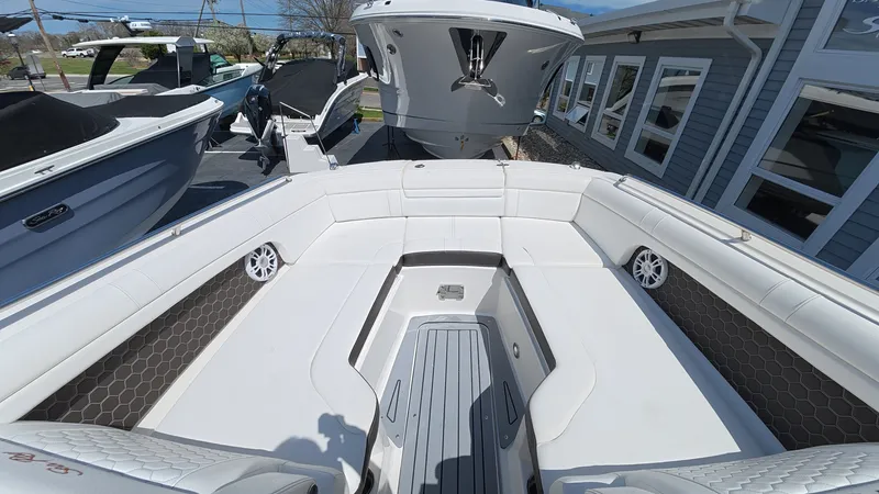 Slide: The Image of 2020 Sea Ray SDX 270 Outboard boat interior view - 25