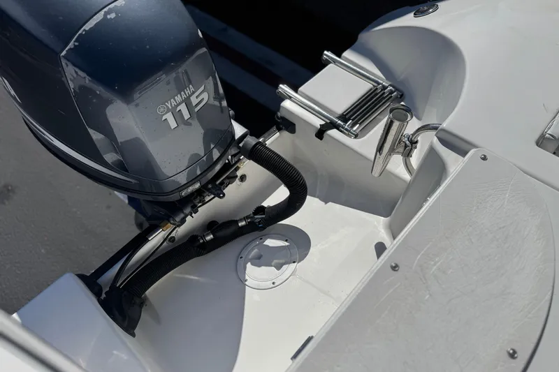Slide: The Image of 2006 Seaswirl Striper 1851 Center Console with Yamaha 115 outboard motor. - 22