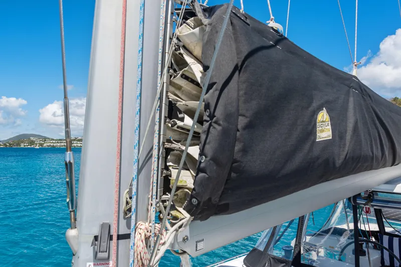 Slide: The Image of Lagoon 450 F sailboat mast and boom with Doyle sail cover, 2017 model. - 30