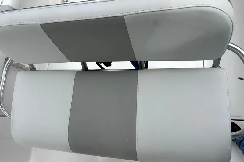 Slide: The Image of Seat cushion of a 2014 Pro-Line 26 Super Sport boat. - 43
