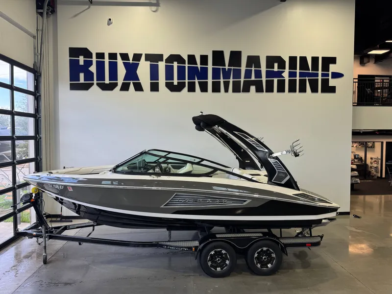 The Image of Regal 2100 RX Surf 2018 - 1