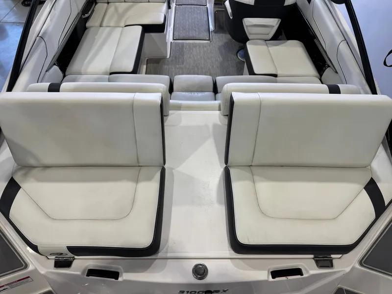 Slide: The Image of Regal 2100 RX Surf 2018 - 10