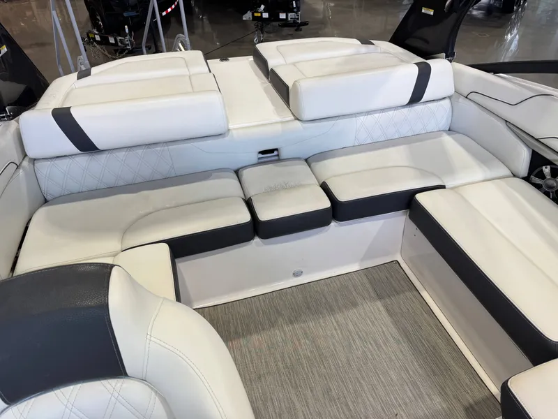 Slide: The Image of Regal 2100 RX Surf 2018 - 16